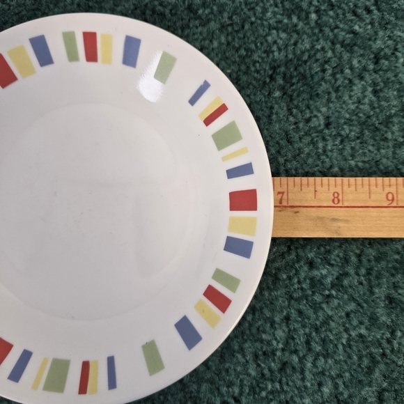 Corelle Vitrelle MEMPHIS Block Red Yellow Blue Green Dessert Bread 5 Plates 6.75 - Picture 3 of 5